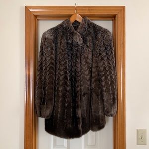 Vintage faux fur coat with shoulder pads sz M